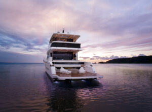 m75 flybridge motor yacht